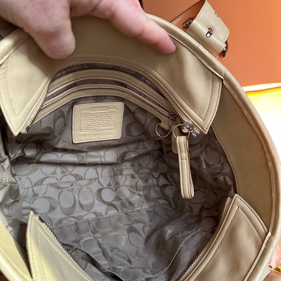 NOT FOR SALE Coach Camel Hobo #954 - Picture 7 of 9